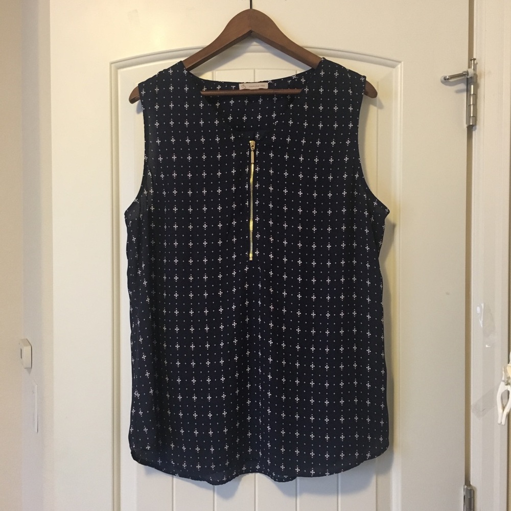 NWOT sleeveless blouse from dress barn XL